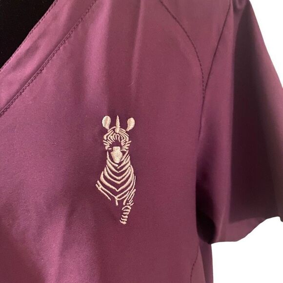 WonderWink W123 V-Neck Top in Eggplant - Picture 6 of 10